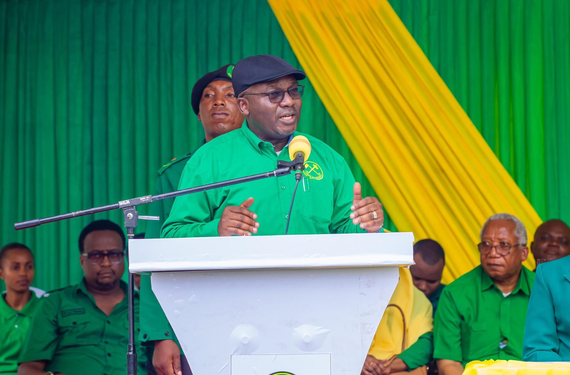 Amos Makalla Amos Makalla