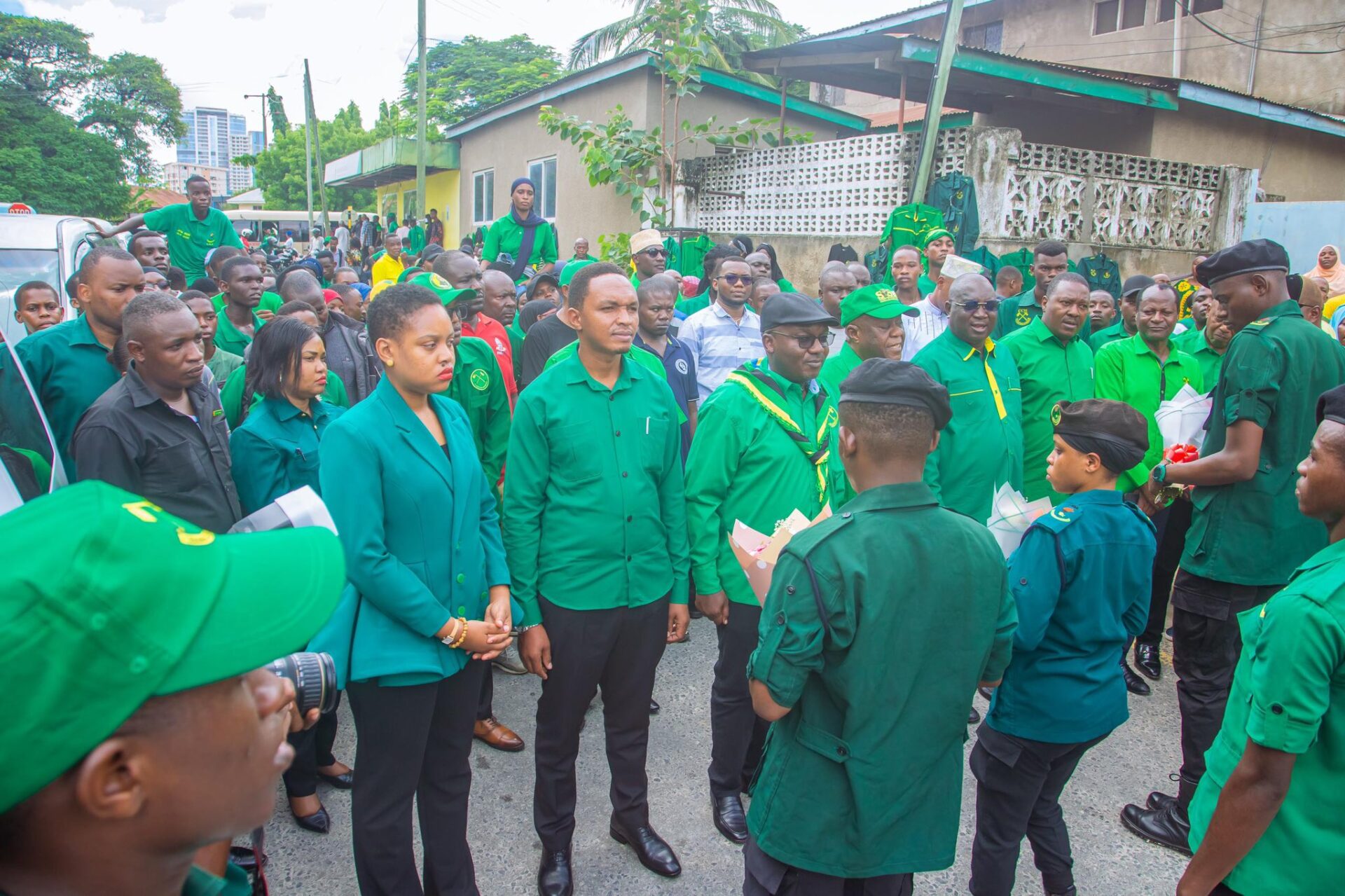 Amos Makalla Amos Makalla