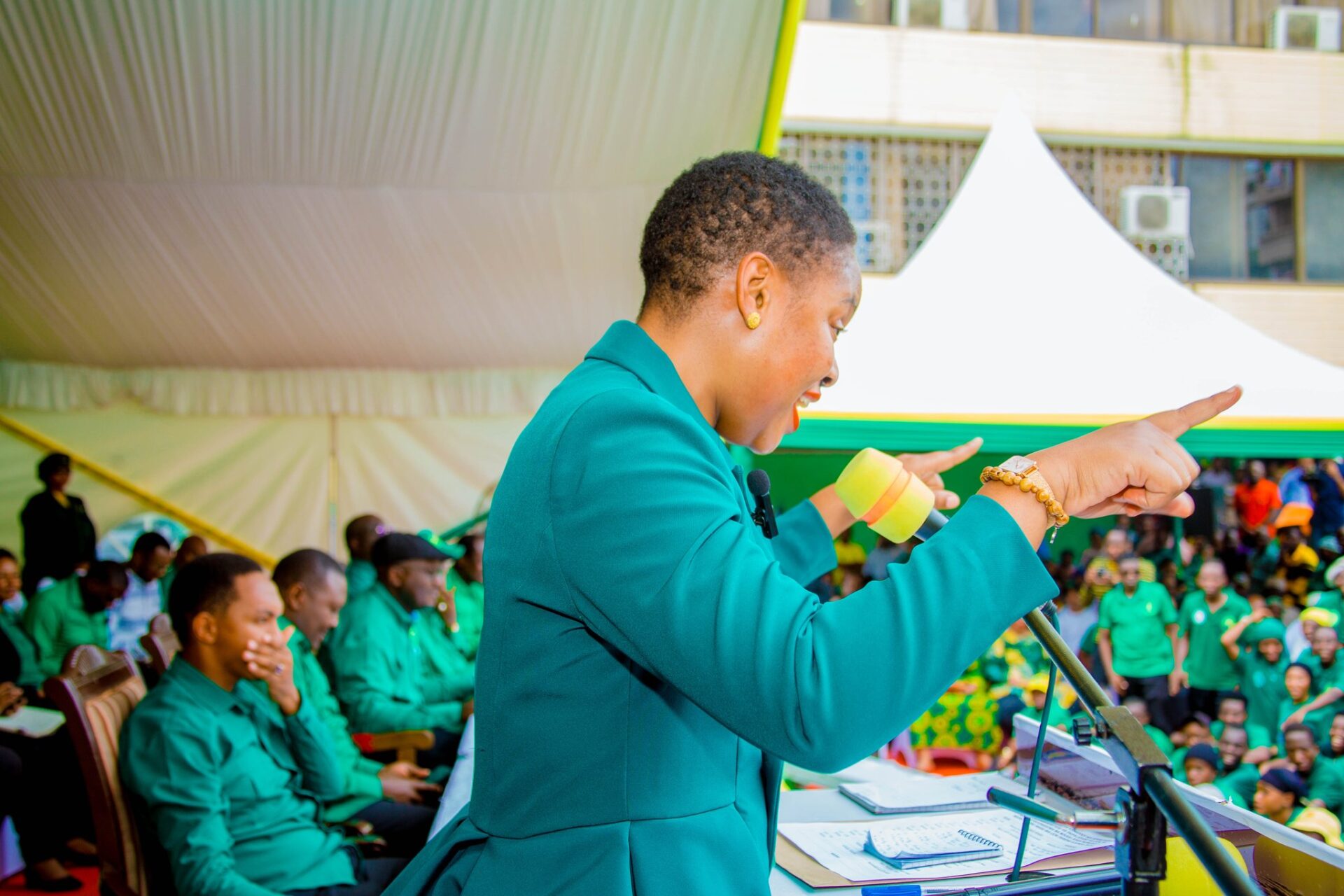 Amos Makalla Amos Makalla