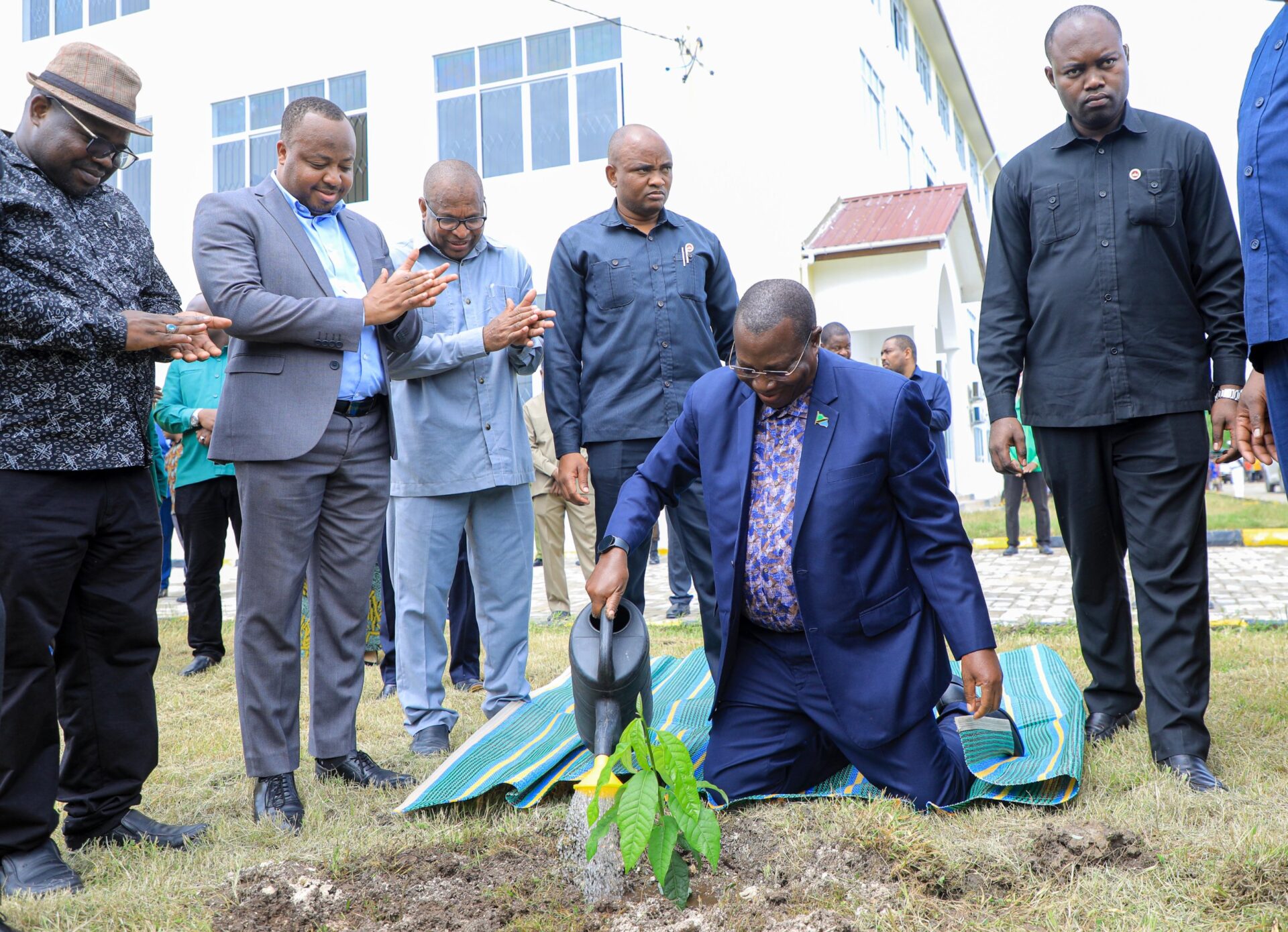 Maziwangombe Secondary School Maziwangombe Secondary School