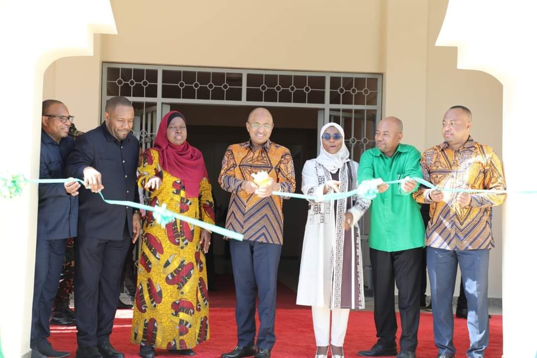 President Hussein Ali Mwinyi President Hussein Ali Mwinyi