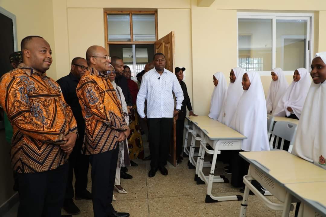 President Hussein Ali Mwinyi President Hussein Ali Mwinyi