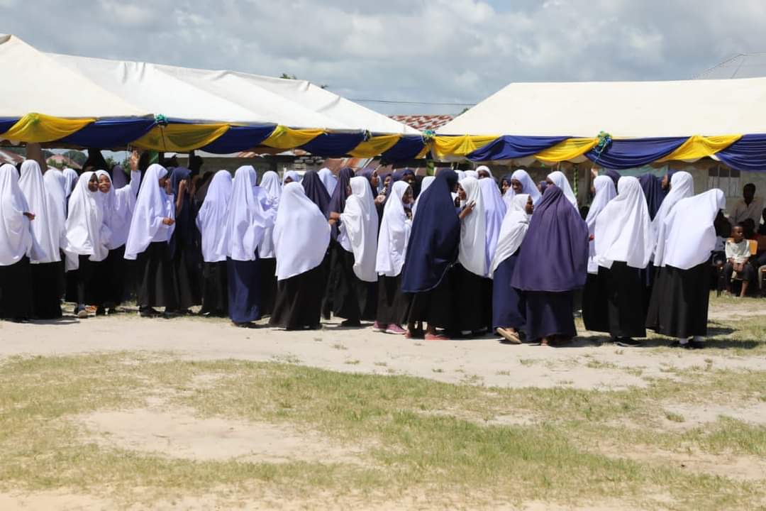 President Hussein Ali Mwinyi President Hussein Ali Mwinyi